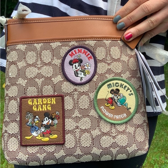 Authentic COACH 1941 signature jacquard/glovetanned leather zip top DISNEY Crosb - Picture 4 of 16